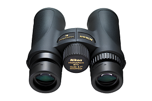 Бинокль Nikon Monarch 7 10x30